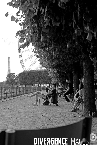 Illustration septembre2016.Sur la terrrasse aux jardins des Tuileries