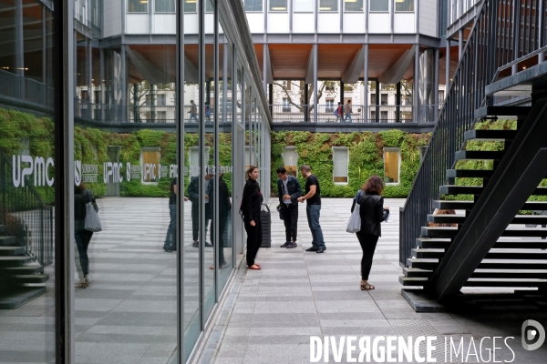 Le campus Jussieu,universite Pierre et Marie Curie