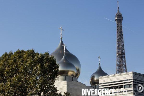 La cathédrale orthodoxe russe de la Sainte Trinité conçue par l architecte français Jean-Michel WILMOTTE, à quelques jours de son inauguration par le président russe Vladimir Poutine.