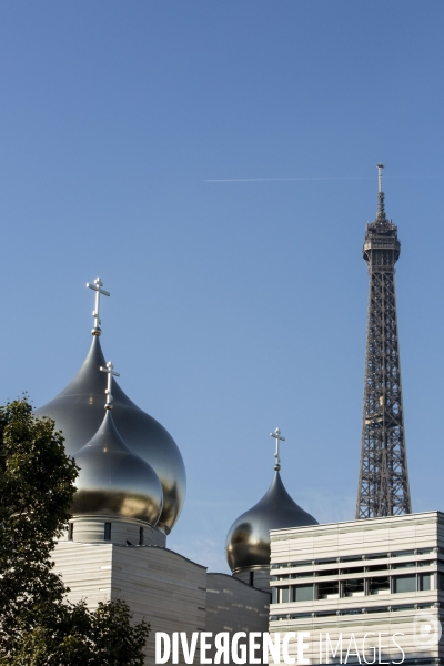 La cathédrale orthodoxe russe de la Sainte Trinité conçue par l architecte français Jean-Michel WILMOTTE, à quelques jours de son inauguration par le président russe Vladimir Poutine.