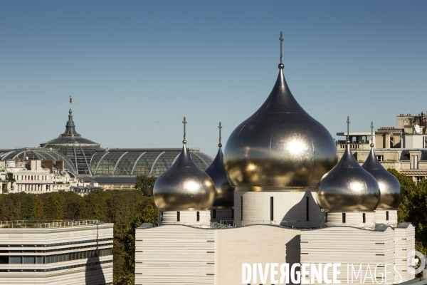 La cathédrale orthodoxe russe de la Sainte Trinité conçue par l architecte français Jean-Michel WILMOTTE, à quelques jours de son inauguration par le président russe Vladimir Poutine.