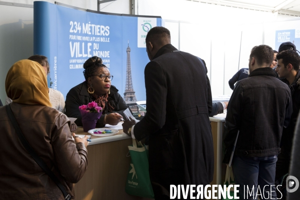 Salon Paris pour l emploi, 2 000 recruteurs proposent en direct près de 10 000 offres d emploi et de formation.