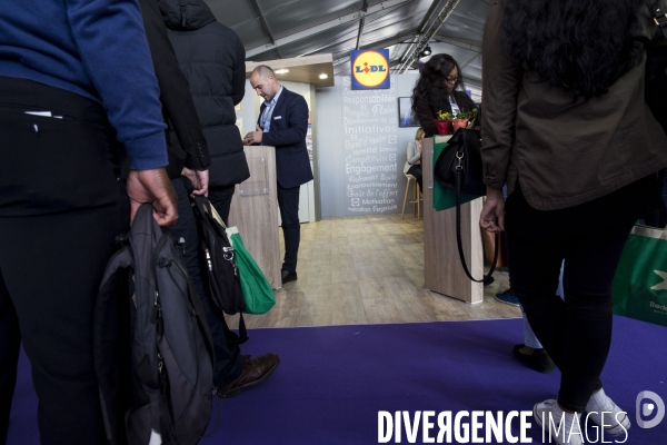 Salon Paris pour l emploi, 2 000 recruteurs proposent en direct près de 10 000 offres d emploi et de formation.