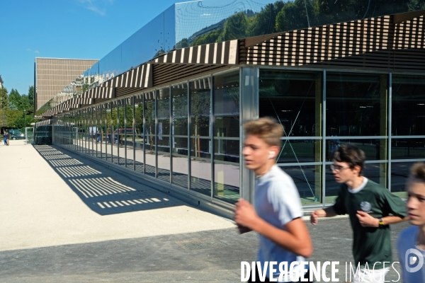 A Paris,le gymnase du stade Suchet est tout en bois