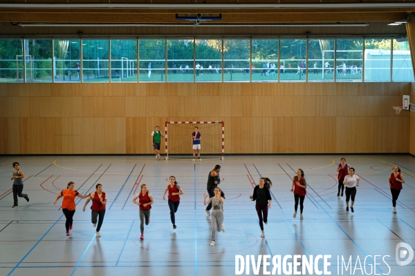 A Paris,le gymnase du stade Suchet est tout en bois