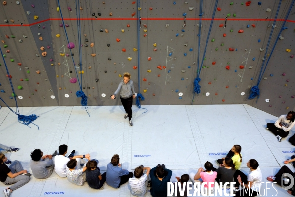 A Paris,le gymnase du stade Suchet est tout en bois