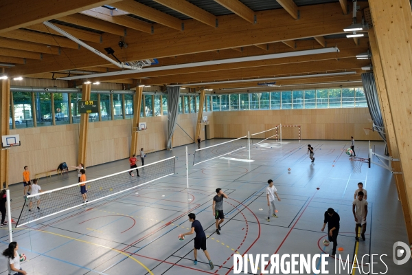 A Paris,le gymnase du stade Suchet est tout en bois