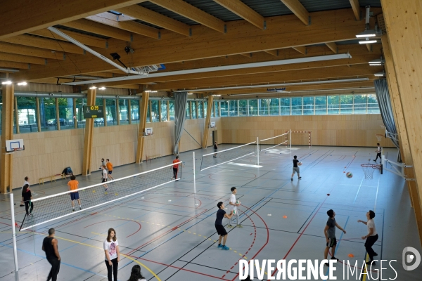 A Paris,le gymnase du stade Suchet est tout en bois