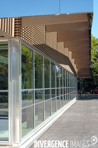 A Paris,le gymnase du stade Suchet est tout en bois