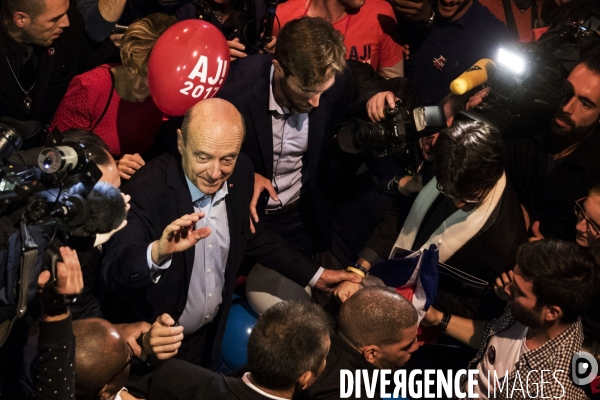 Un meeting consacré aux jeunes pour Alain JUPPE.