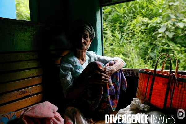 Dans un train de montagne en Birmanie