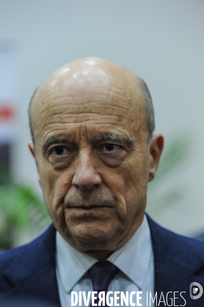 Alain Juppé au Mondial de l auto