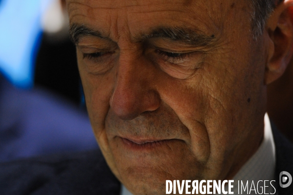 Alain Juppé au Mondial de l auto