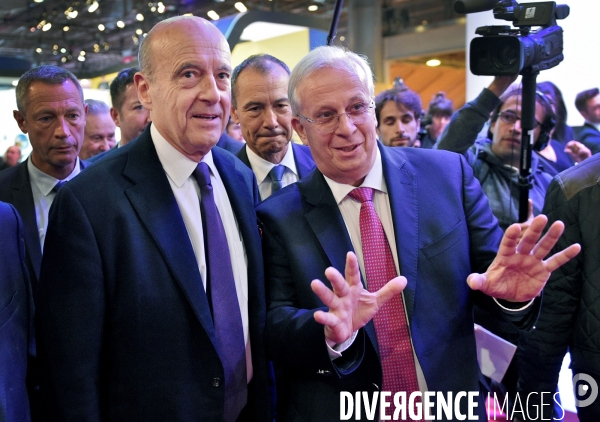 Alain Juppé au Mondial de l automobile