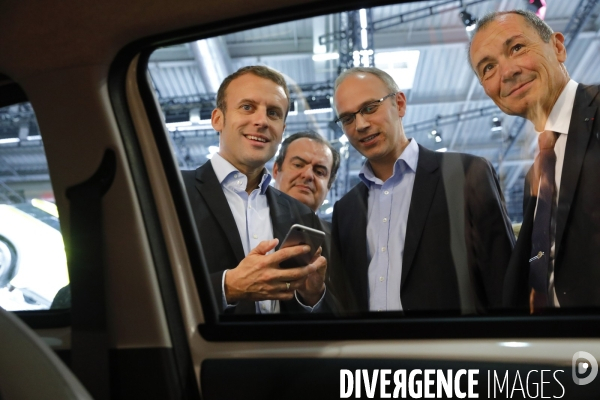 Emmanuel Macron au Salon de l Auto