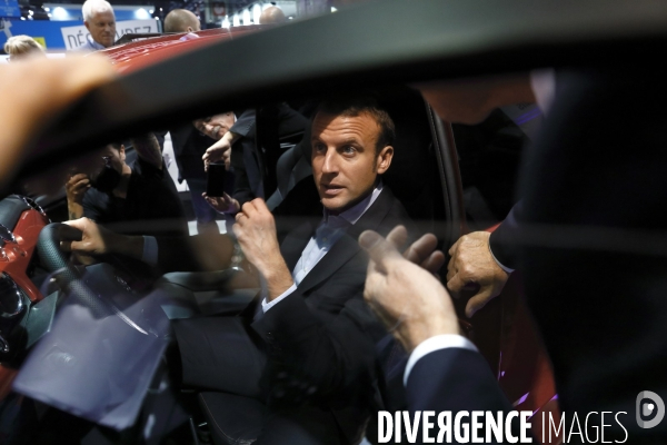 Emmanuel Macron au Salon de l Auto