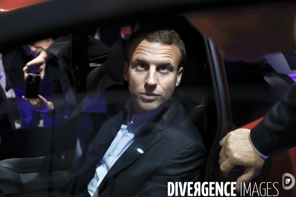 Emmanuel Macron au Salon de l Auto