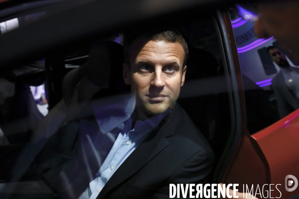 Emmanuel Macron au Salon de l Auto