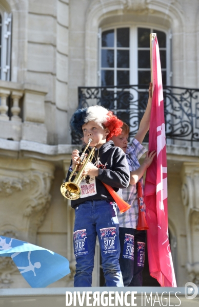 Manif pour tous. Event for all.