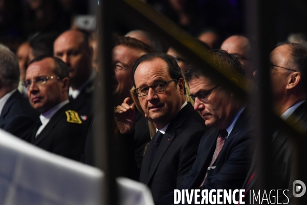 François Hollande visite le hub de Fedex