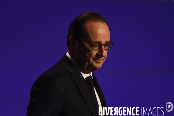 François Hollande visite le hub de Fedex