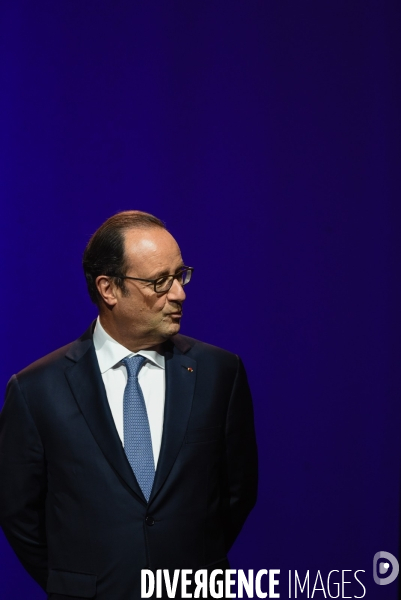 François Hollande à l anniversaire du site  Le bon coin .