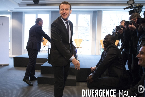 Emmanuel Macron présente son équipe pour le mouvement En marche!