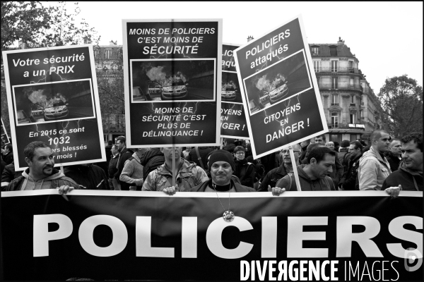 Marche de la colere policiere et citoyenne, place de la Republique