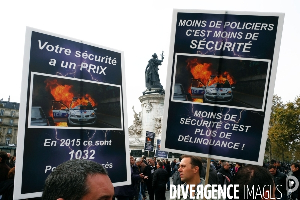 Marche de la colere policiere et citoyenne, place de la Republique