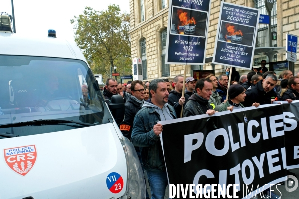 Marche de la colere policiere et citoyenne, place de la Republique