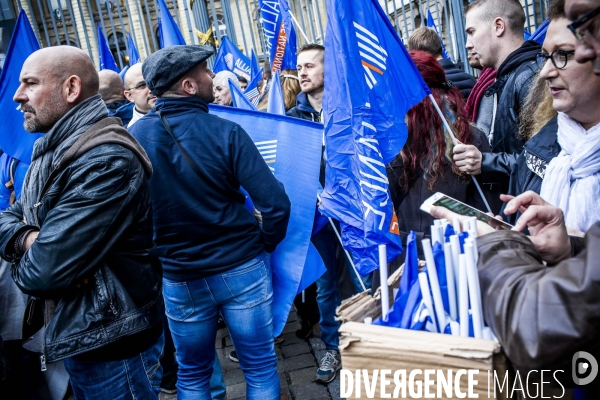 Rassemblement intersyndical de policiers.