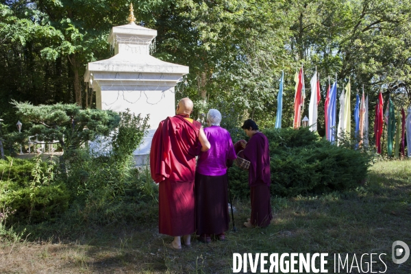 La Peintre Yahne Le Toumelin et son fils Matthieu Ricard chez eux en Dordogne