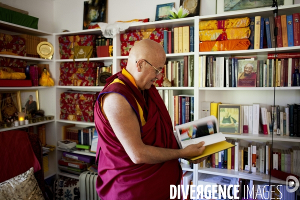 La Peintre Yahne Le Toumelin et son fils Matthieu Ricard chez eux en Dordogne