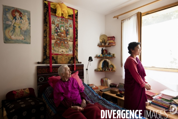 La Peintre Yahne Le Toumelin et son fils Matthieu Ricard chez eux en Dordogne