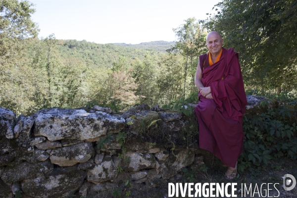 La Peintre Yahne Le Toumelin et son fils Matthieu Ricard chez eux en Dordogne