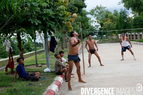 Football des rues au Myanmar