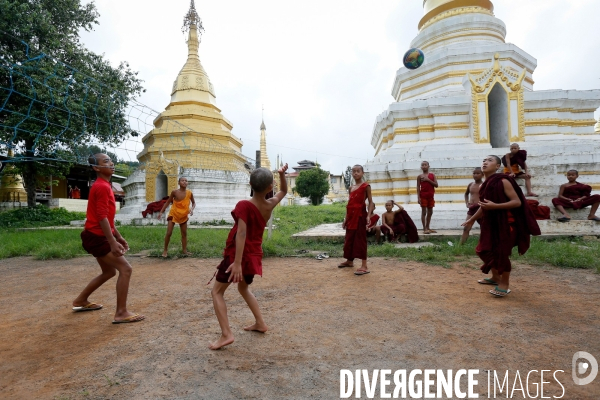 Football des rues au Myanmar