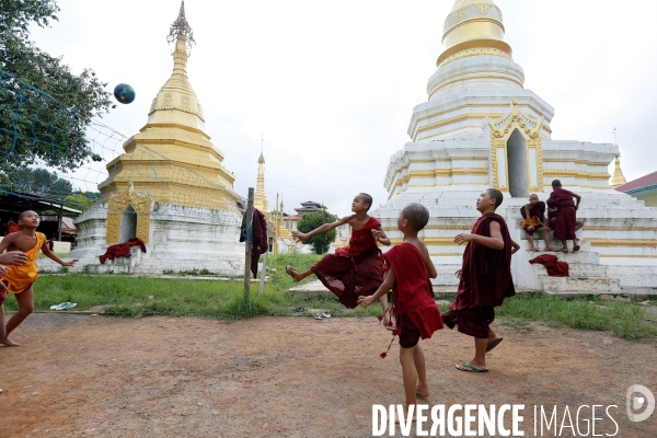 Football des rues au Myanmar