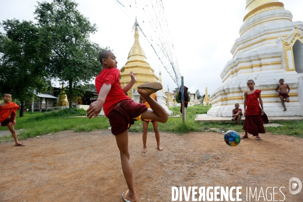 Football des rues au Myanmar