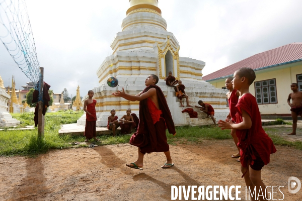 Football des rues au Myanmar