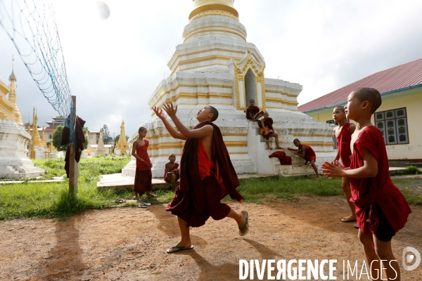 Football des rues au Myanmar