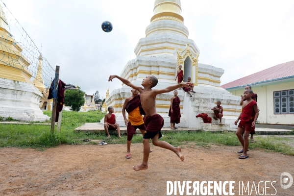 Football des rues au Myanmar