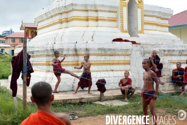 Football des rues au Myanmar