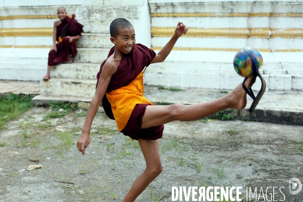 Football des rues au Myanmar
