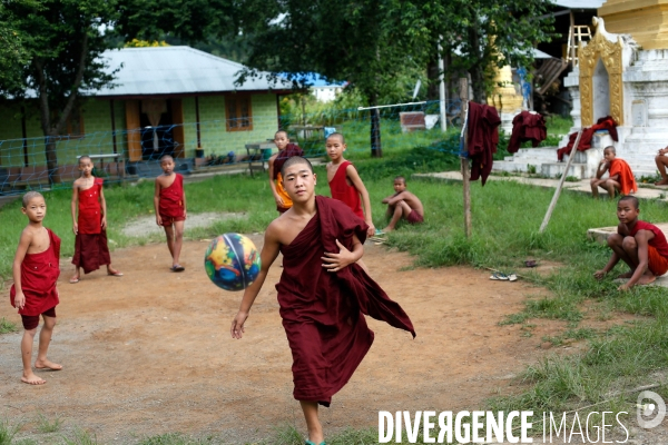 Football des rues au Myanmar