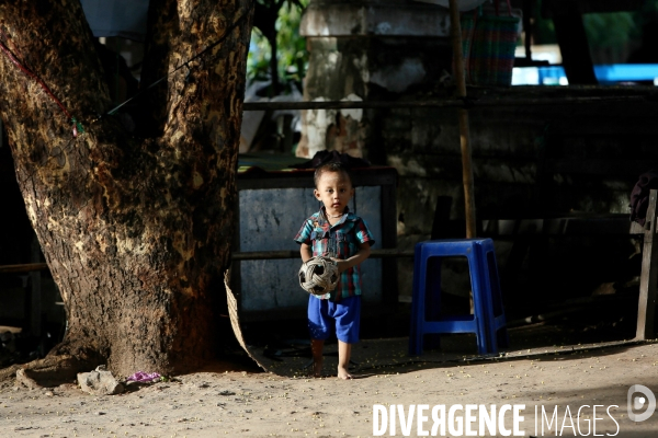 Football des rues au Myanmar