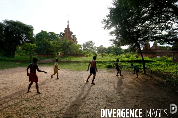 Football des rues au Myanmar