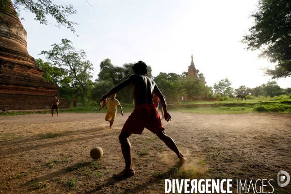 Football des rues au Myanmar