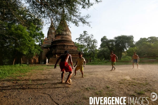 Football des rues au Myanmar