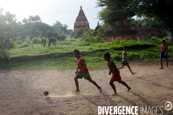 Football des rues au Myanmar